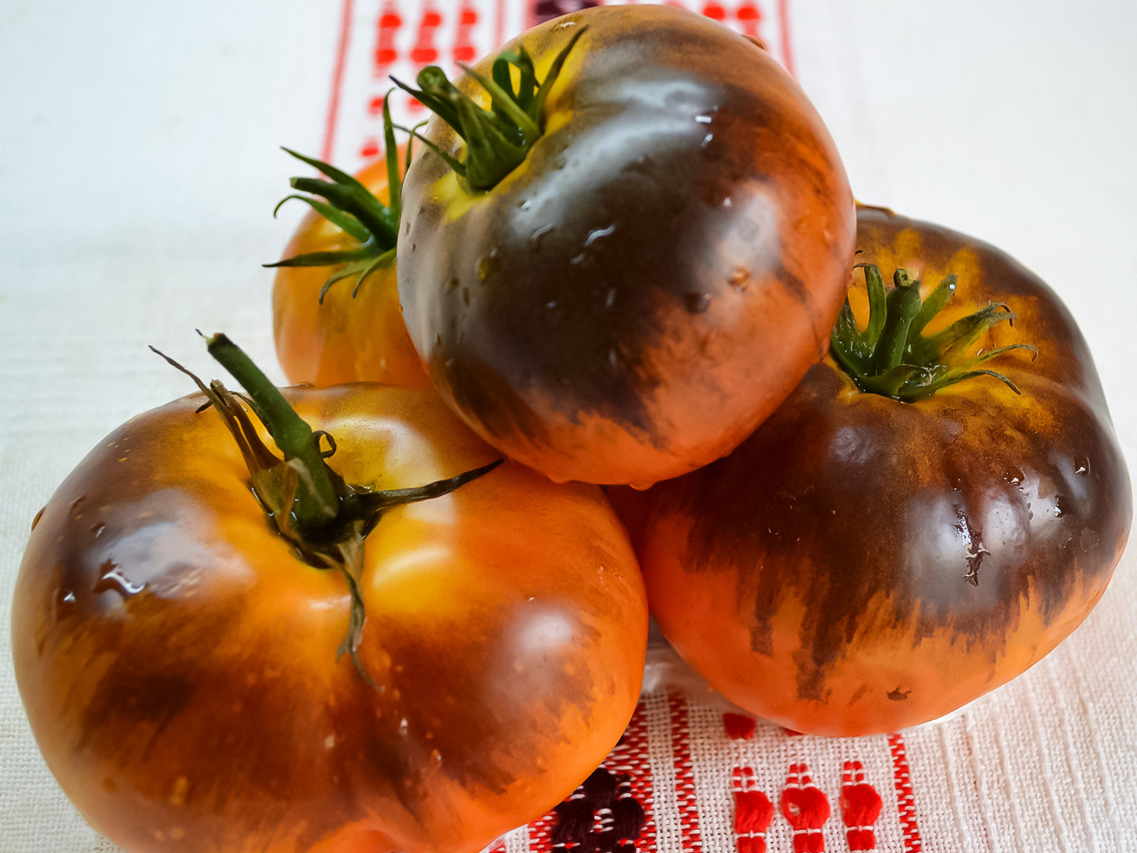 Коллекционный сорт томата Ясный Самоцвет - отличный вкус, впечатлющий внешний вид - фото магазина семян Ellya Garden