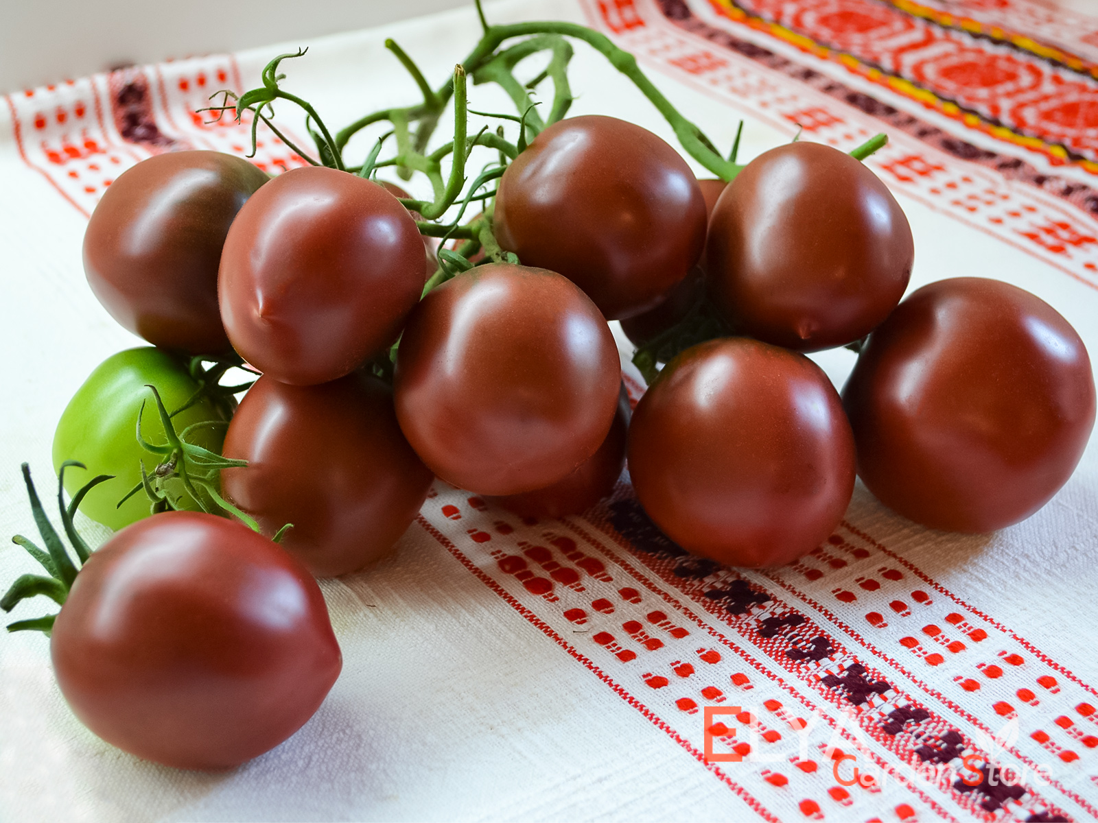 Коллекционный сорт томата Черная Богиня - вкусный и урожайный семена в магазине Elya Garden 