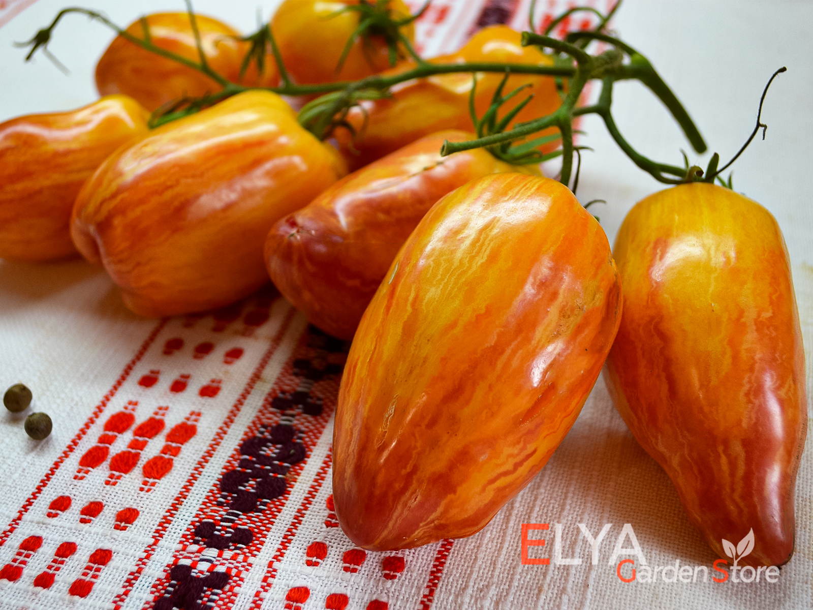Желтый Огонь - потрясающе красивый коллекционный сорт томата с отличным вкусом - фото Elya GArden