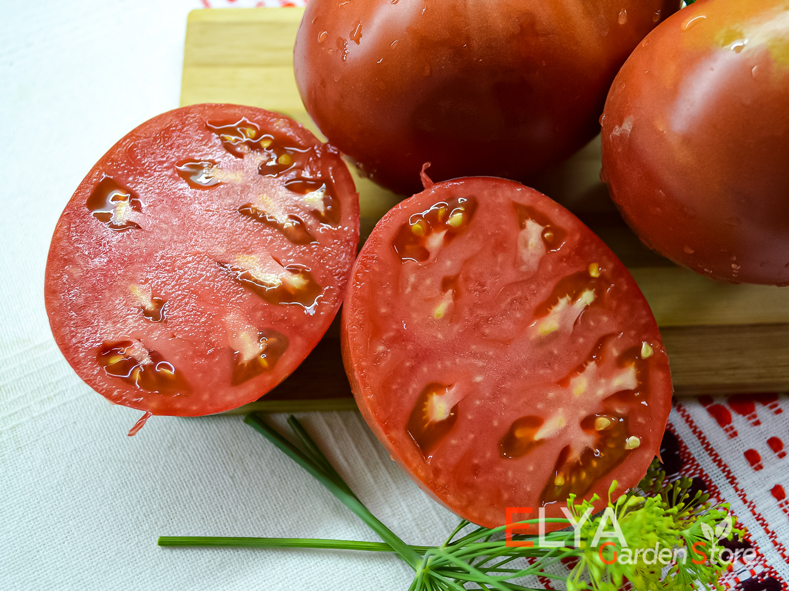 Томат Йошкин Кот - отличный выбор для любителей классического томатного вкуса - фото магазина Elya Garden 