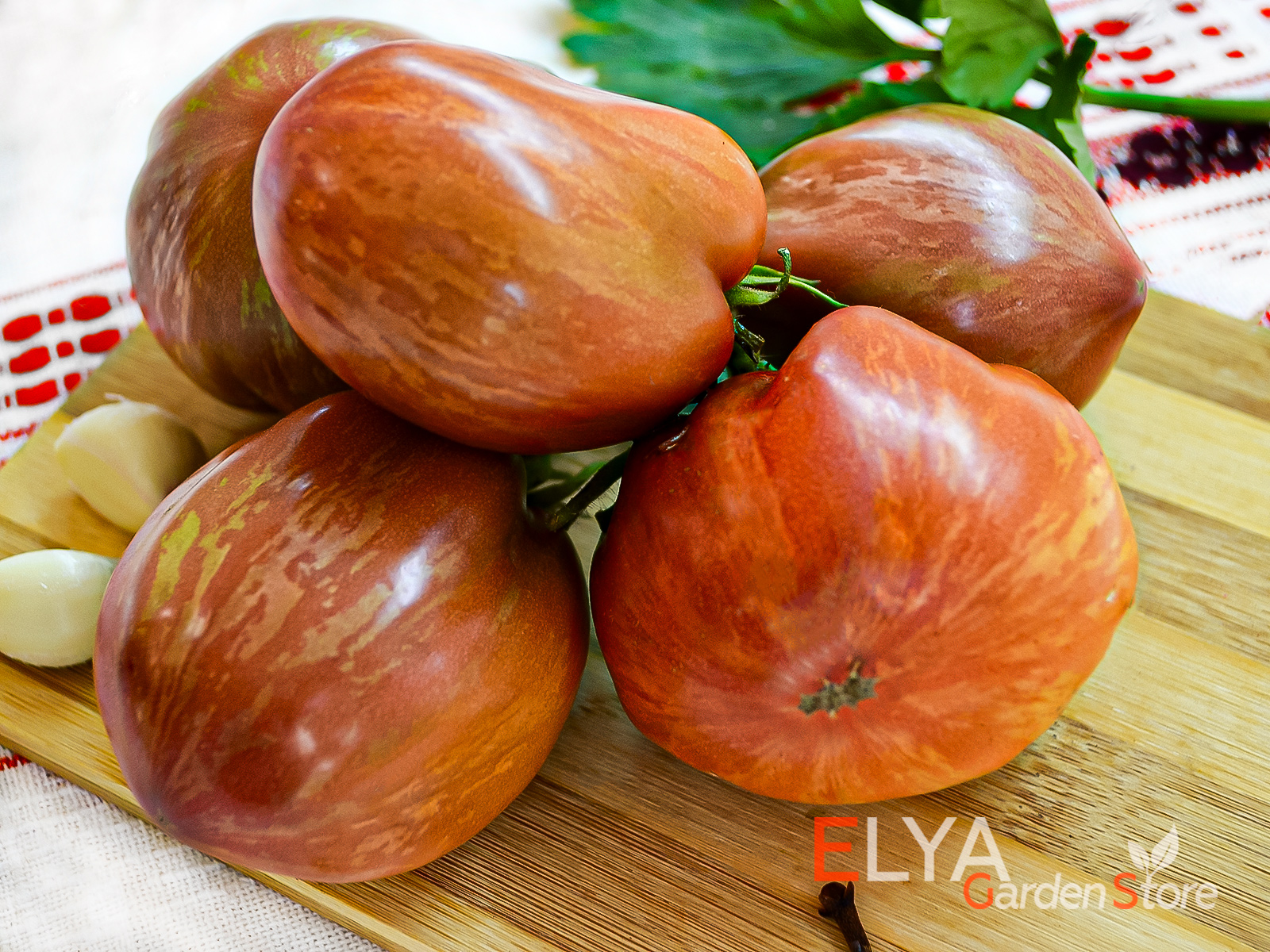 Коллекционный сорт томата Гном Грааль - отличный вкус и высокая урожайность - фото Elya Garden