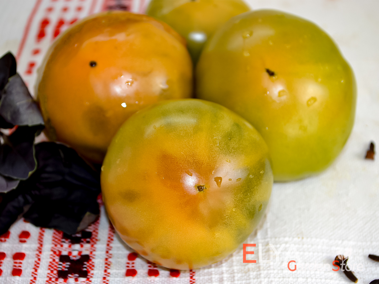 Коллекционный сорт томата гном Парфайт - необычная расцветка и отличный сладкий вкус - семена в магазине Elya Garden